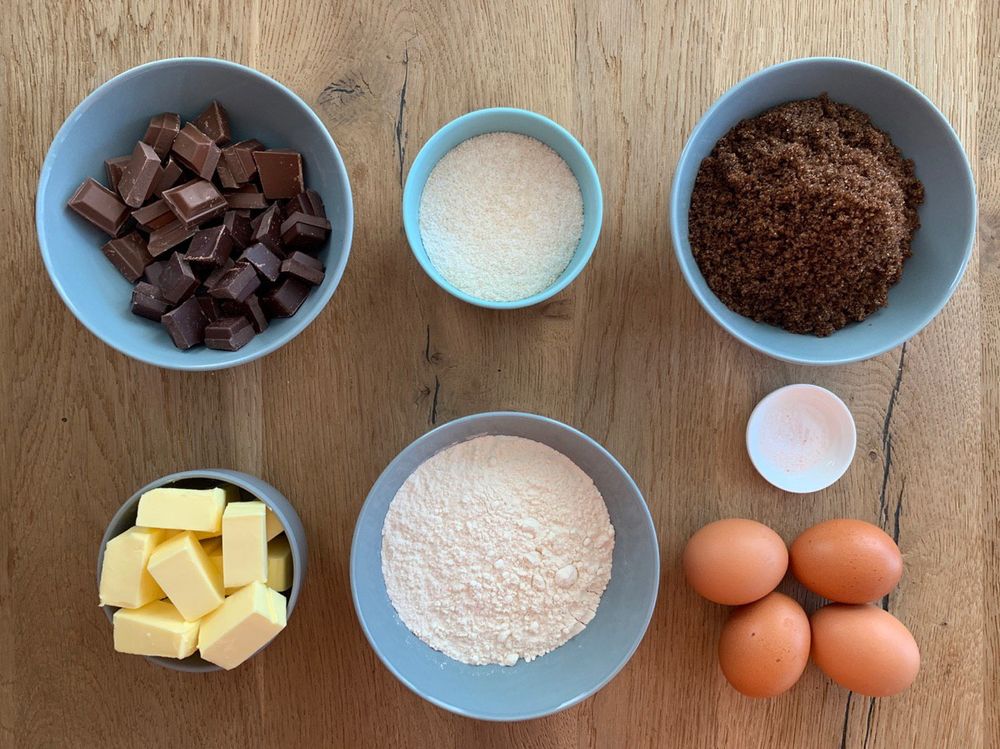 Ingredients for brownies: butter, chocolate, eggs, sugar, flour, salt | Cook With ❤