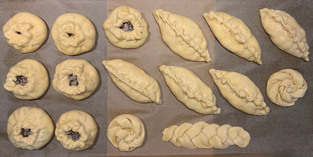Пирожки из дрожжевого теста с начинкой