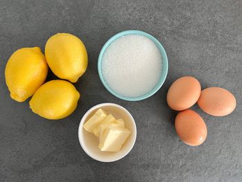Лимонный торт с лимонным курдом и сливочно-лимонным кремом